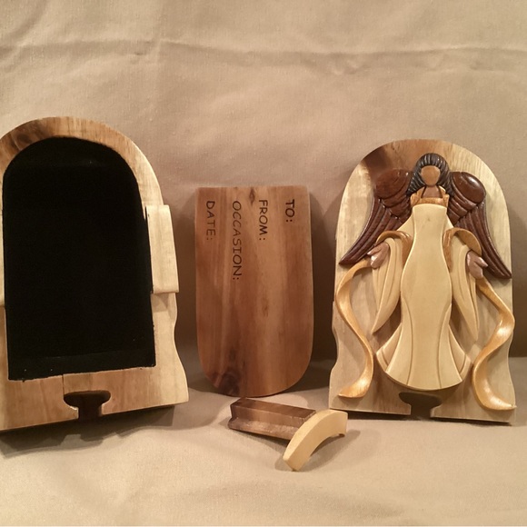 Daniel Terrico carved box - Picture 2 of 10